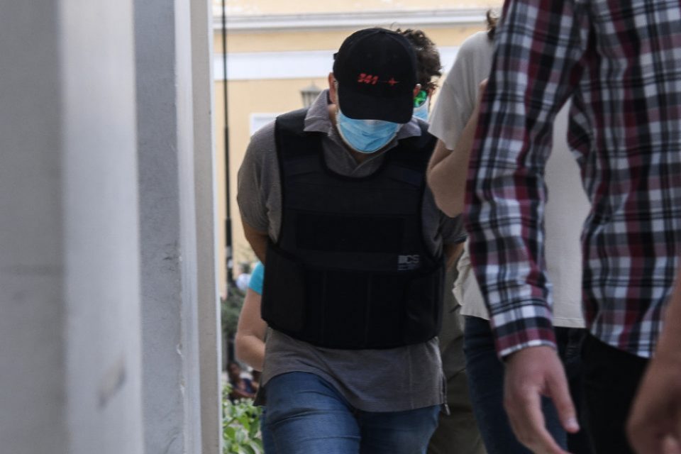 Ψευτογιατρός – Στο εδώλιο για 12 θανάτους καρκινοπαθών