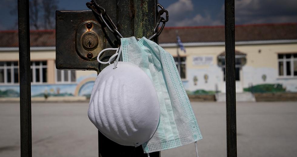 Γιαμαρέλλου – Νέα μελέτη έδειξε πως το λουκέτο στα σχολεία δεν περιορίζει τη διασπορά από το πρώτο κρούσμα