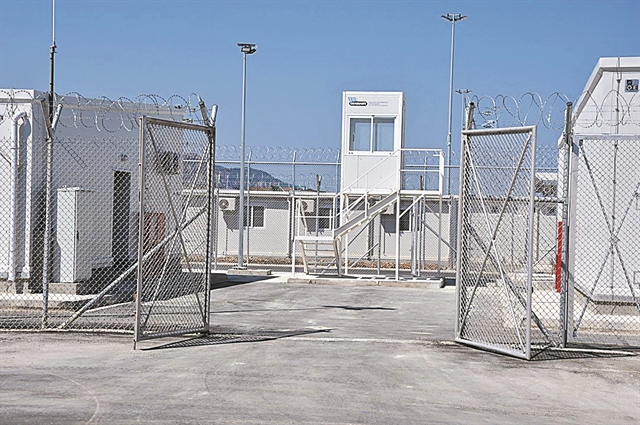 Αξιοπρεπής διαβίωση ή κέντρο-φυλακή; | tanea.gr