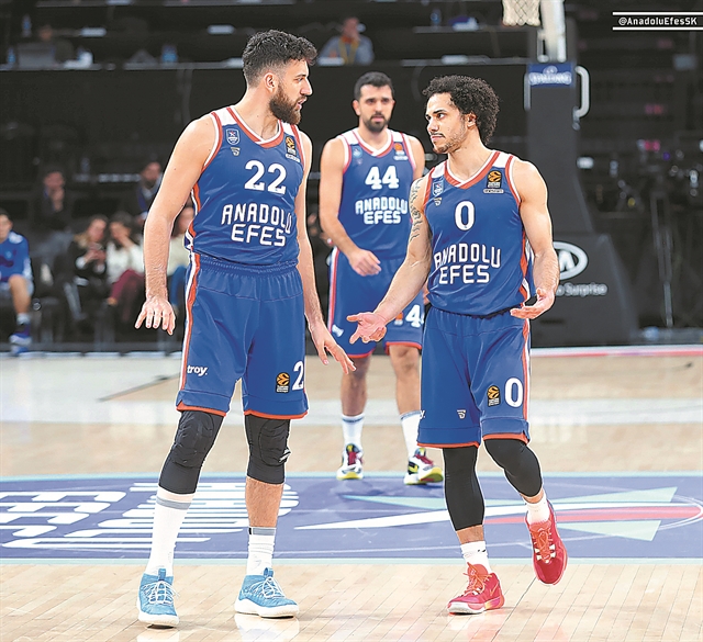 Αυτό το τρόπαιο ποιος θα το πάρει;