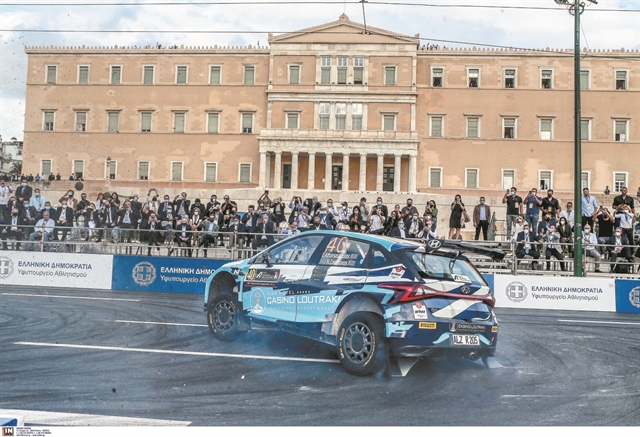 Μύρισε γκάζια το Σύνταγμα!