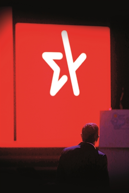 Ο ιδεολογικός ακήρυκτος πόλεμος στον ΣΥΡΙΖΑ