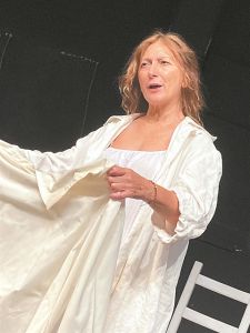 «Ανθρωποι που πέρασαν, περνούν, θα περάσουν»