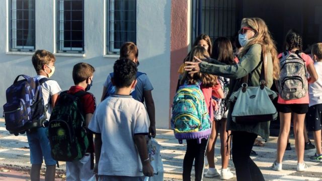 Βασιλακόπουλος – Δύο φορές πιο μεταδοτικός ο ιός – Δεν θα υπάρξει ασφάλεια με άνοιγμα των σχολείων