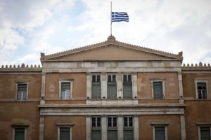 Βουλή – Συναγερμός για το εσωτερικό του κτιρίου –  Εντοπίστηκαν 10 ρηγματώσεις