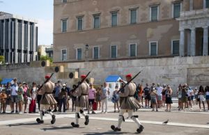 Κοροναϊός – Ελληνας επικεφαλής διεθνούς έρευνας για τους «άτρωτους» απέναντι στον ιό