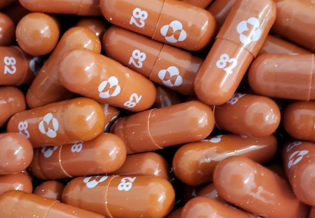 Κοροναϊός – Αρχισε η αξιολόγηση του ΕΜΑ για το αντιικό χάπι της MSD