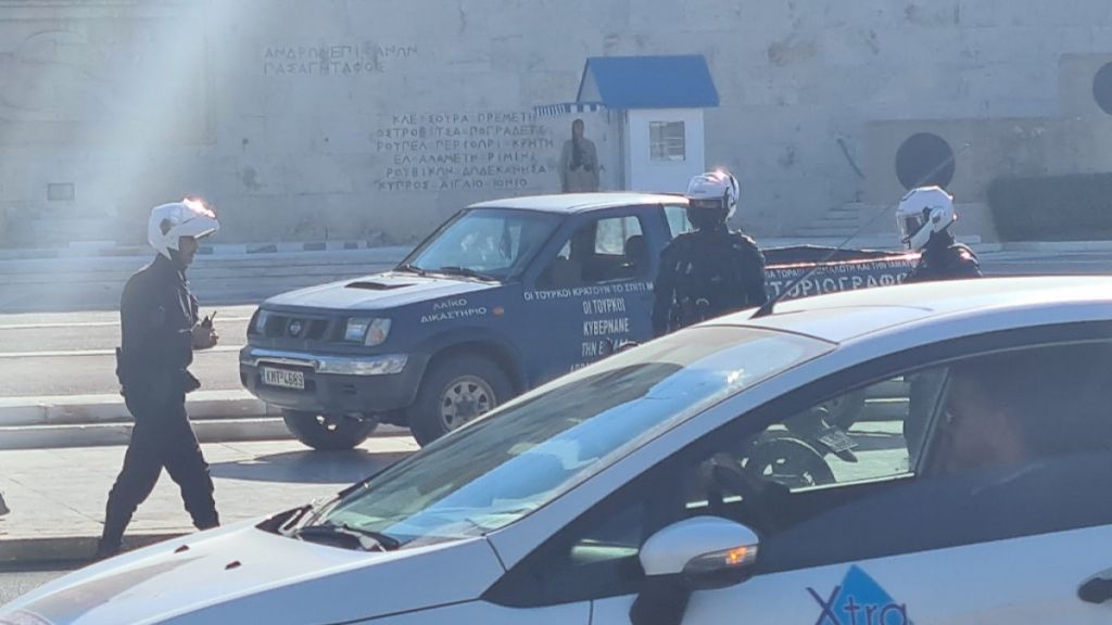 Συναγερμός στη Βουλή – Προσέγγισε με φορτηγάκι το μνημείο του Αγνώστου Στρατιώτη κι απειλούσε να ανατιναχθεί