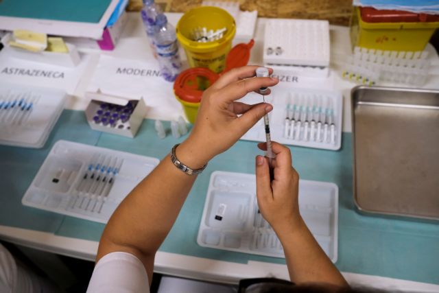 Κοροναϊός – Τα εμβόλια μειώνουν τον κίνδυνο μετάδοσης της Δέλτα, αλλά μετά τους τρεις μήνες πολύ λιγότερο