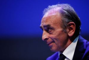 Γαλλία – Νέα δημοσκόπηση εκτοπίζει τη Λεπέν στο δεύτερο γύρο των εκλογών