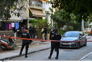 Αιγάλεω – Τι είπε στους αστυνομικούς ο 20χρονος μητροκτόνος όταν παραδόθηκε