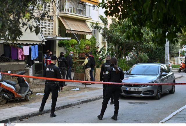 Δολοφονία στο Αιγάλεω – Παραδόθηκε ο 20χρονος μητροκτόνος