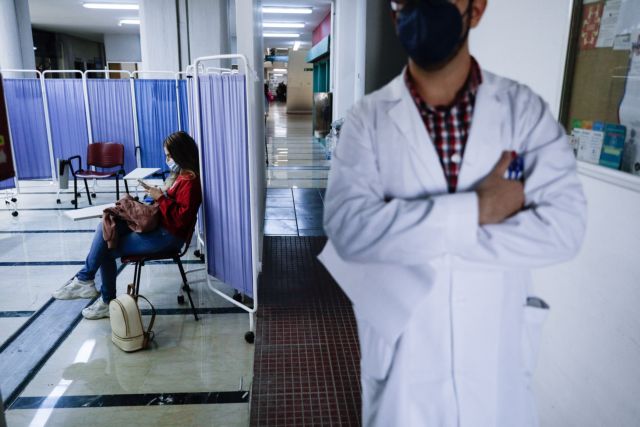 Tσιόδρας – Με τον εμβολιασμό αποφύγαμε 8.400 θανάτους και 5.560 νοσηλείες σε ΜΕΘ