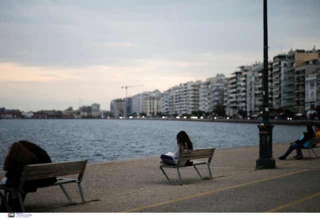 «Φαινόμενο deja vu» στη Θεσσαλονίκη φοβούνται οι ειδικοί – Οι ανεμβολίαστοι γεμίζουν τις ΜΕΘ