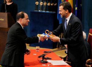 Νόμπελ Ιατρικής  για την ανακάλυψη των υποδοχέων θερμοκρασίας και αφής