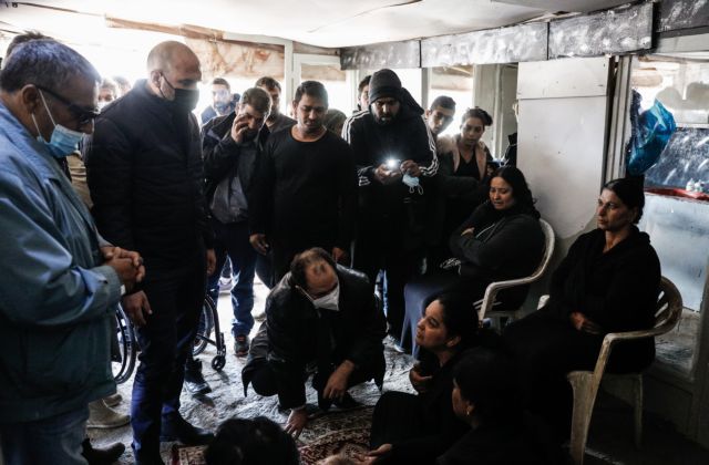 Πέραμα – Κλιμάκιο του ΣΥΡΙΖΑ στον καταυλισμό που ζούσε ο 18χρονος – Να αποδοθεί δικαιοσύνη ζήτησε ο Τζανακόπουλος