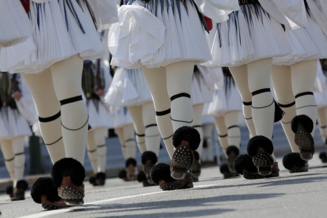 Παρελάσεις – Ολα θα τα κρίνουν οι εμβολιασμοί λένε Ψαλτοπούλου και Σαρηγιάννης