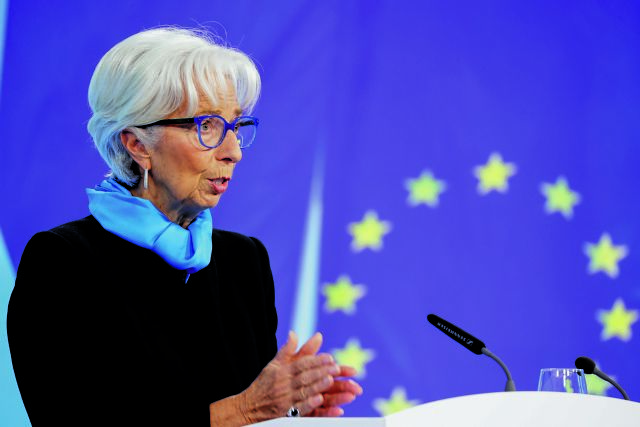 Διχάζει ΕΚΤ και αναλυτές η απόφαση για τα επιτόκια