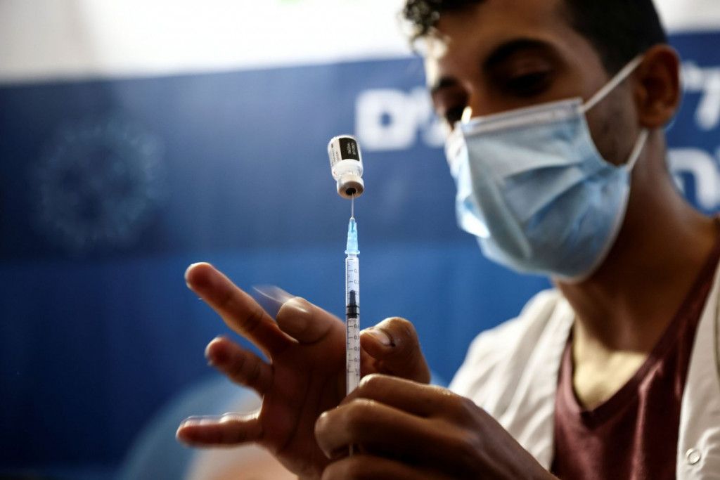 Μπορεί το εμβόλιο της γρίπης να γίνει ταυτόχρονα με αυτό του κοροναϊού;