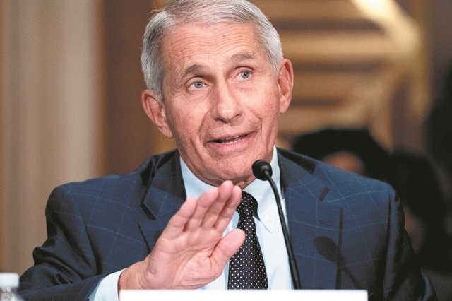 Επίθεση στον Φάουτσι για τα «βάναυσα» πειράματα σε σκυλιά