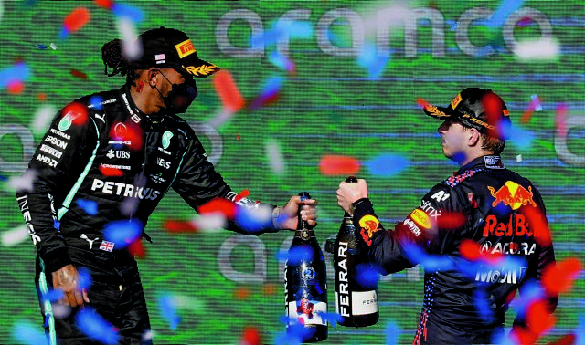 Ο… καπνός δεν είχε φωτιά