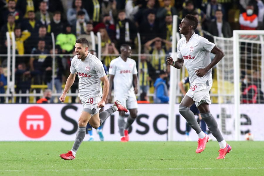 Θύρα 7 – «Του Μαρτίνς την ομαδάρα τη λένε Ολυμπιακάρα»