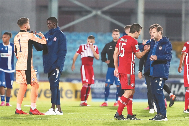 Εσταζε μέλι για Μαροκινό και Ροντρίγκες, Εμβιλά