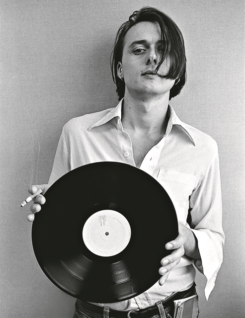 «Μια κλεφτή ματιά σε κάτι τόσο σκοτεινό»