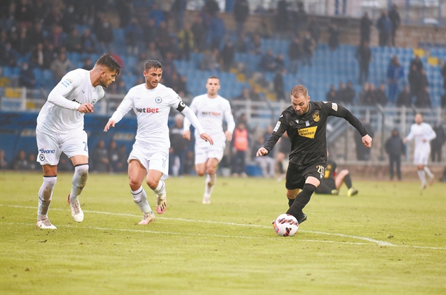 Αναβολή τρεις ώρες πριν από τη σέντρα