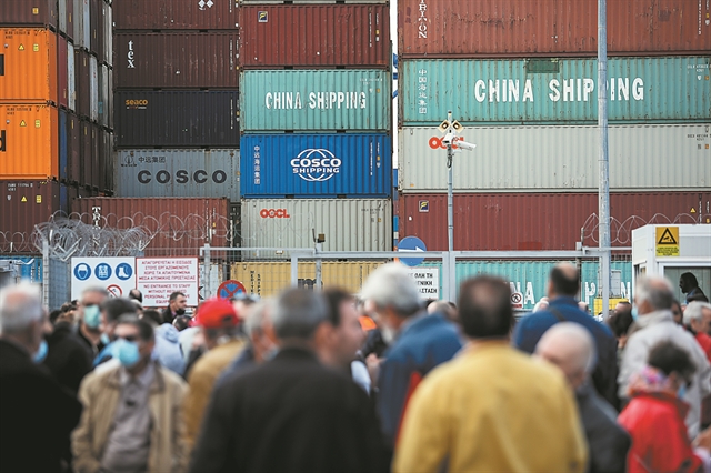 «Ναι μεν, αλλά…» από την COSCO