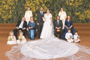 Χειροκροτήματα, χαμόγελα και σχόλια