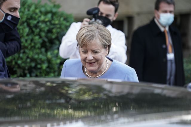 Spiegel για Μέρκελ – «Θα ζητήσει συγγνώμη από τους Eλληνες που έχασαν τη δουλειά τους;»