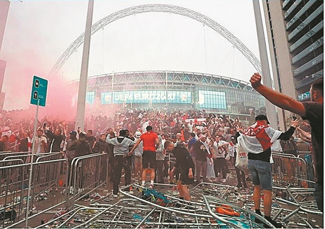 «Ανακρίβειες και ψέματα»