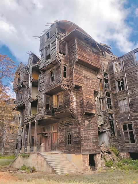 Τελευταία ευκαιρία για το ξύλινο παλάτι της Πριγκίπου