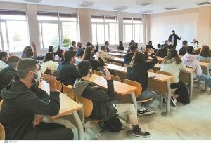 «Πληγή» η αναδιάρθρωση των ΑΕΙ