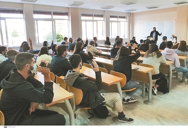 «Πληγή» η αναδιάρθρωση των ΑΕΙ