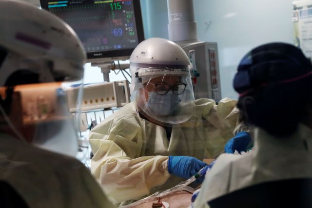 Γκάγκα – Πότε θα έχουμε πέντε φορές λιγότερους θανάτους από κοροναϊό