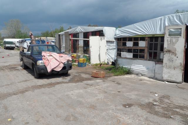 Βόλος – Είχαν τον γιο τους δεμένο στην αυλή με αλυσίδα 15 μέτρων