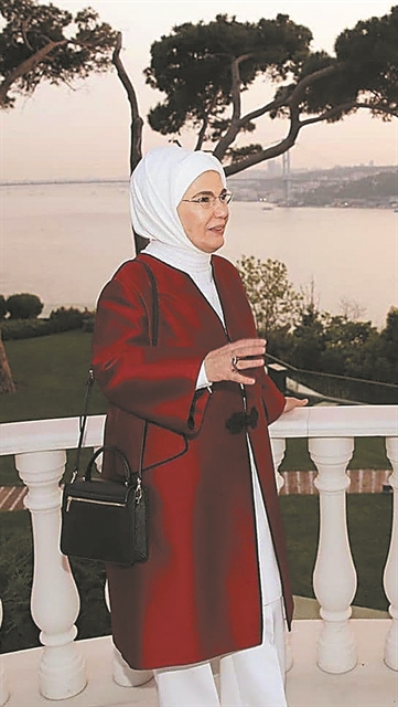 Από τις στυλιστικές επιλογές της Εμινέ, στις βόλτες στο αθηναϊκό downtown