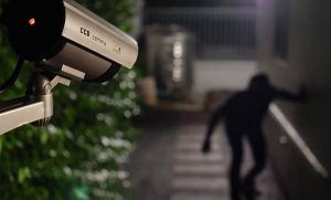 Ηλικιωμένη πυροβόλησε και τραυμάτισε άνδρα που την λήστεψε