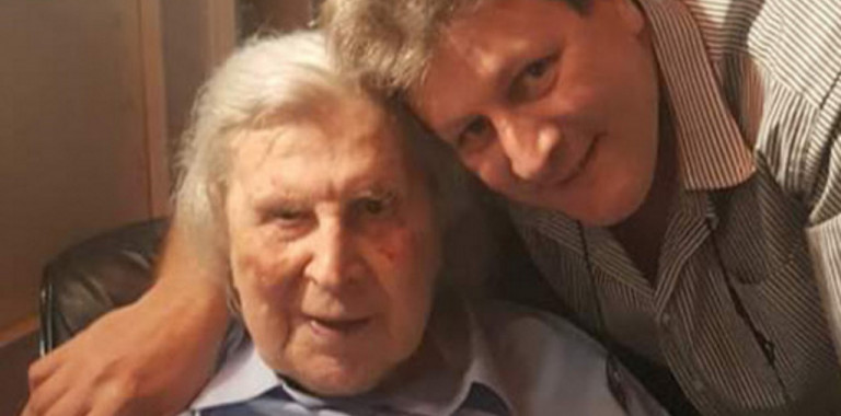 Νίκος Κουρής – Ζητώ συγγνώμη από τους εκατομμύρια φίλους του Μίκη