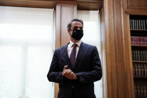 Με τον ΥΠΕΞ της Κίνας συναντήθηκε ο Κυριάκος Μητσοτάκης