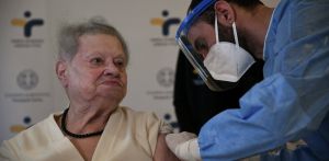 Focus Bari|YouGov Poll: One in five Greeks reluctant to get COVID-19 vax or deniers