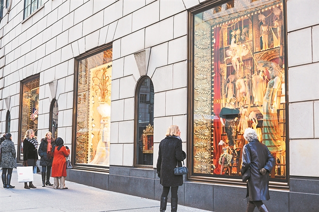 Η πόλη τυλιγμένη στο φως…