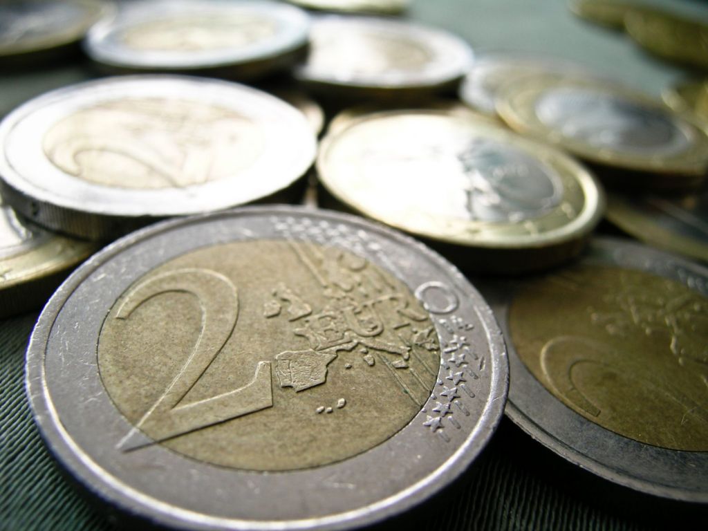 Μεγάλη προσοχή! Πλαστά κέρματα των δύο ευρώ «κατέκλυσαν» την αγορά
