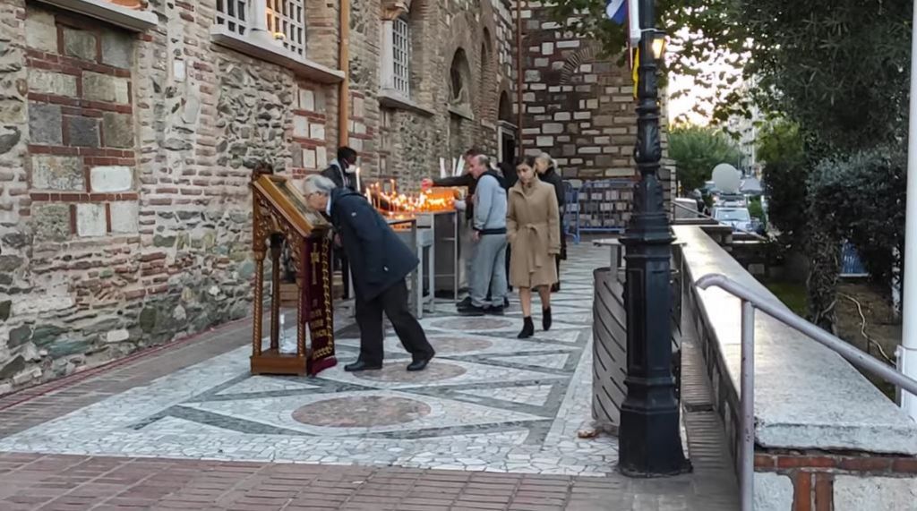 Θεσσαλονίκη – Ιερέας καλούσε τους πιστούς να προσκυνήσουν στον Αγιο Δημήτριο χωρίς μάσκα