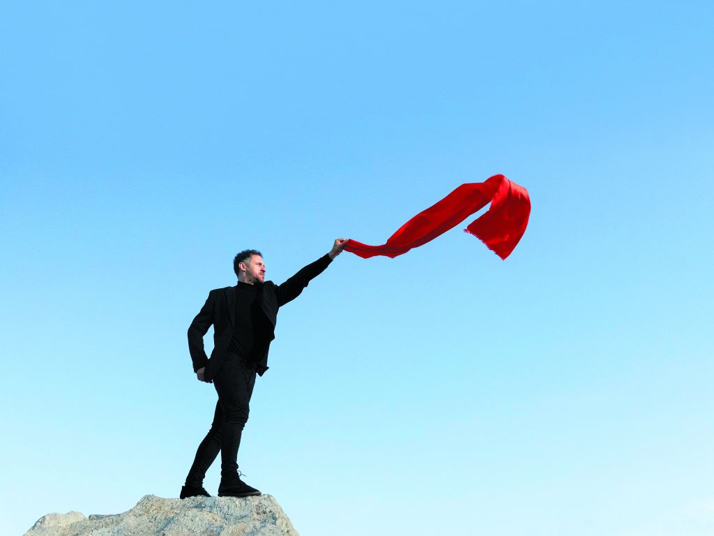 «Οι επαναστάσεις ξεκινούν από μικρές κλίμακες»