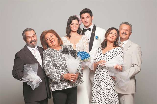 «Ολοι είμαστε ρόλοι για τους γύρω μας»