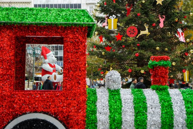 Κοροναϊός – Το σχέδιο για Χριστούγεννα υπό τη σκιά της Oμικρον προβλέπει μαζικά self test για ανοιχτή οικονομία