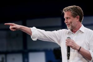 Γερουλάνος – Τέσσερα θεματικά ντιμπέιτ για τους έξι υποψήφιους στο ΚΙΝΑΛ